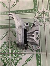 PEUGEOT CAO SU CHÂN MÁY TRƯỚC 3008 YL00940780